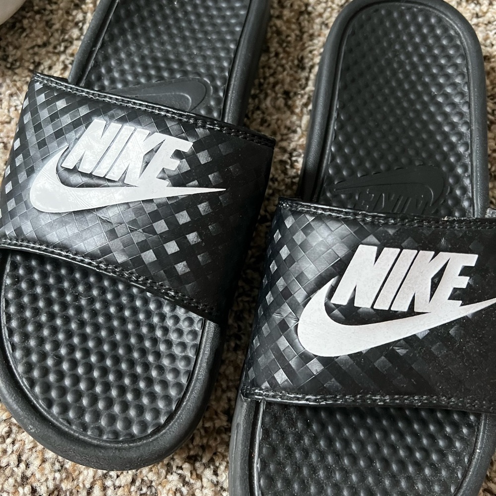 Nike slides